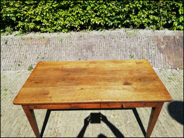 Geld rubber Geniet Aanzetten Kleine eettafel van eikenhout, lengte 1,50m - Antieke-eettafels.nl